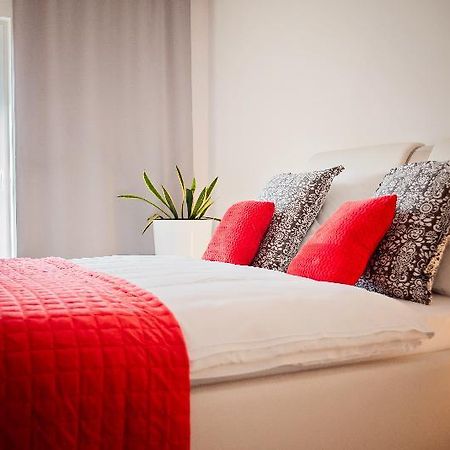 Apartamenty Design Centrum-Garbary Street Познань Экстерьер фото